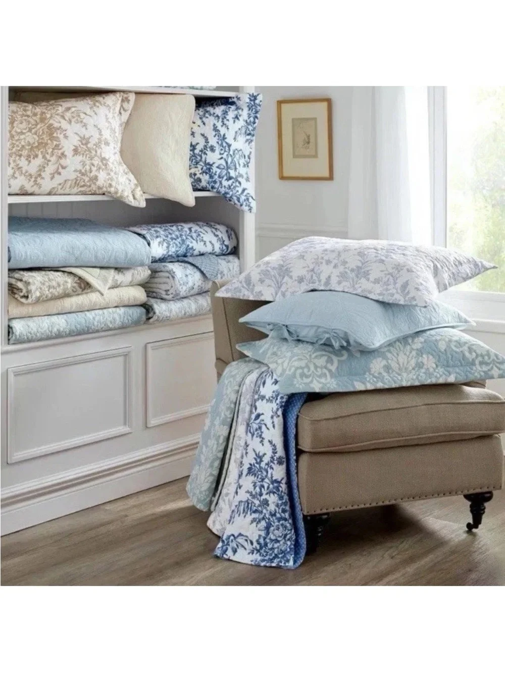 Elegant 4-Piece King Blue Amberley Floral Quilt Set Reversible Bonus ThrowPillow